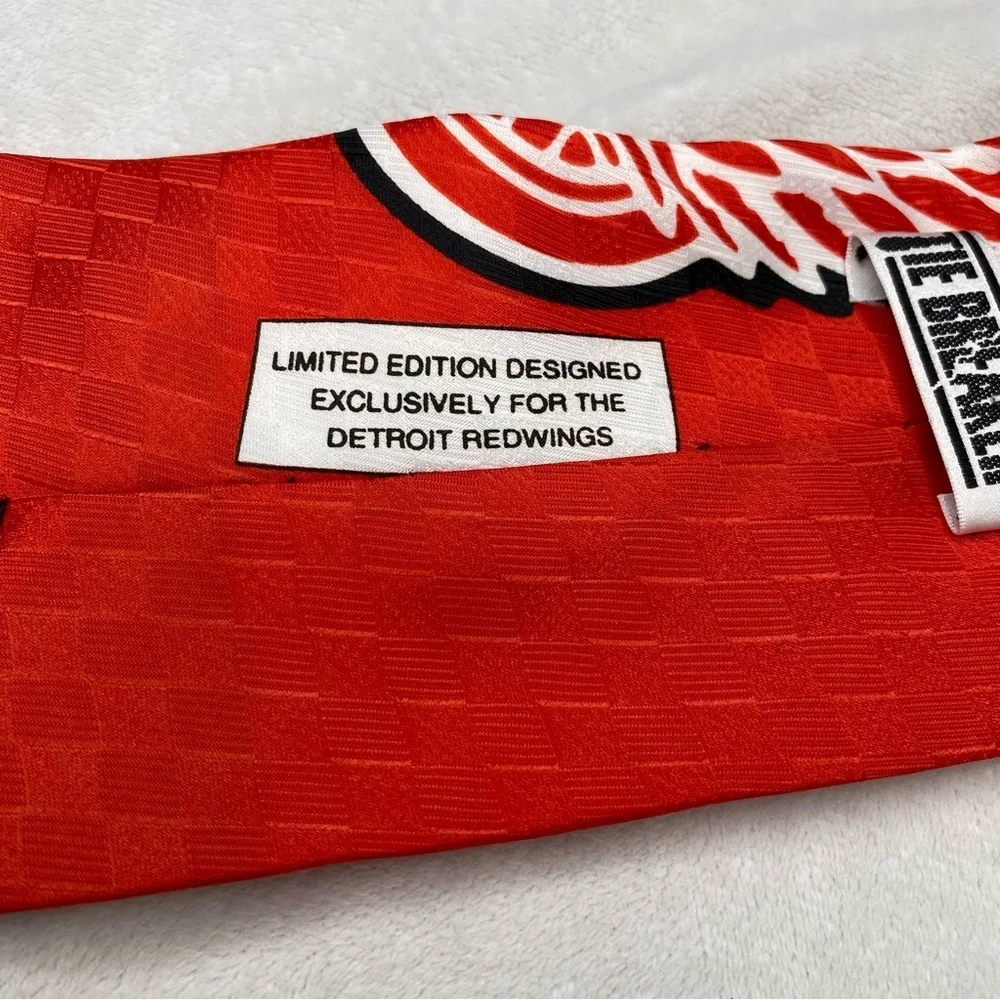 Tie Breaker NHL Hockey Licensed Detroit Red Wings Neck Tie